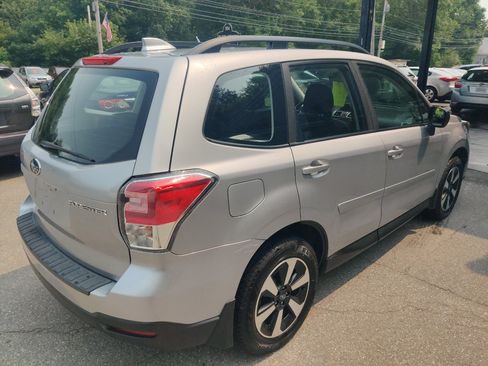 Used 2018 Subaru Forester 2.5i w/ Alloy Wheel Package image 6