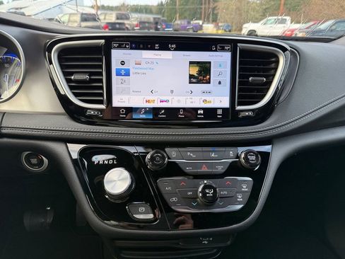 New 2026 Chrysler Pacifica Select FWD image 15