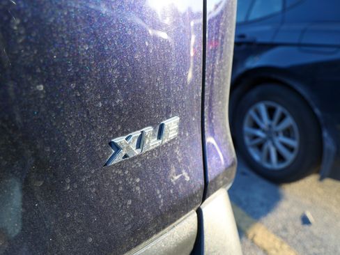 Used 2022 Toyota RAV4 XLE Premium FWD image 12