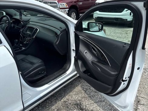 Used 2016 Buick LaCrosse Leather FWD image 12