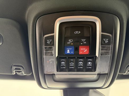 Used 2025 RAM 1500 Laramie w/ Sport Appearance Package AWD/4WD image 24