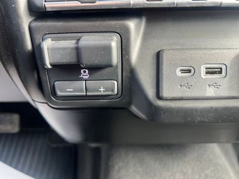 Used 2021 Chevrolet Silverado 1500 LT image 26