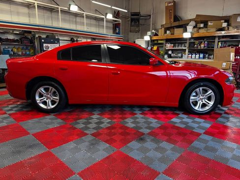 Used 2022 Dodge Charger SXT RWD image 8