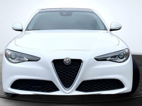 Used 2021 Alfa Romeo Giulia Sprint w/ Sun & Sound Package AWD/4WD image 3