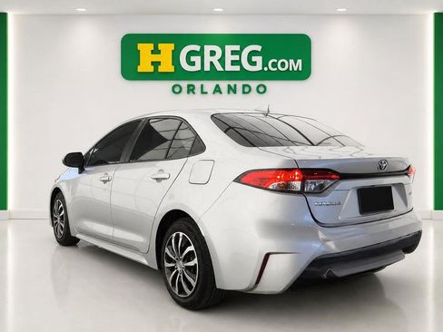 Used 2021 Toyota Corolla LE FWD image 2