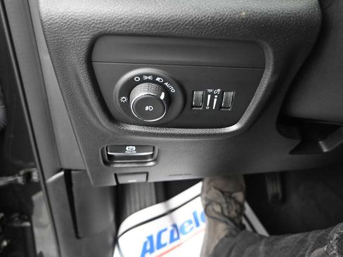 Used 2022 Jeep Grand Cherokee L Limited image 17