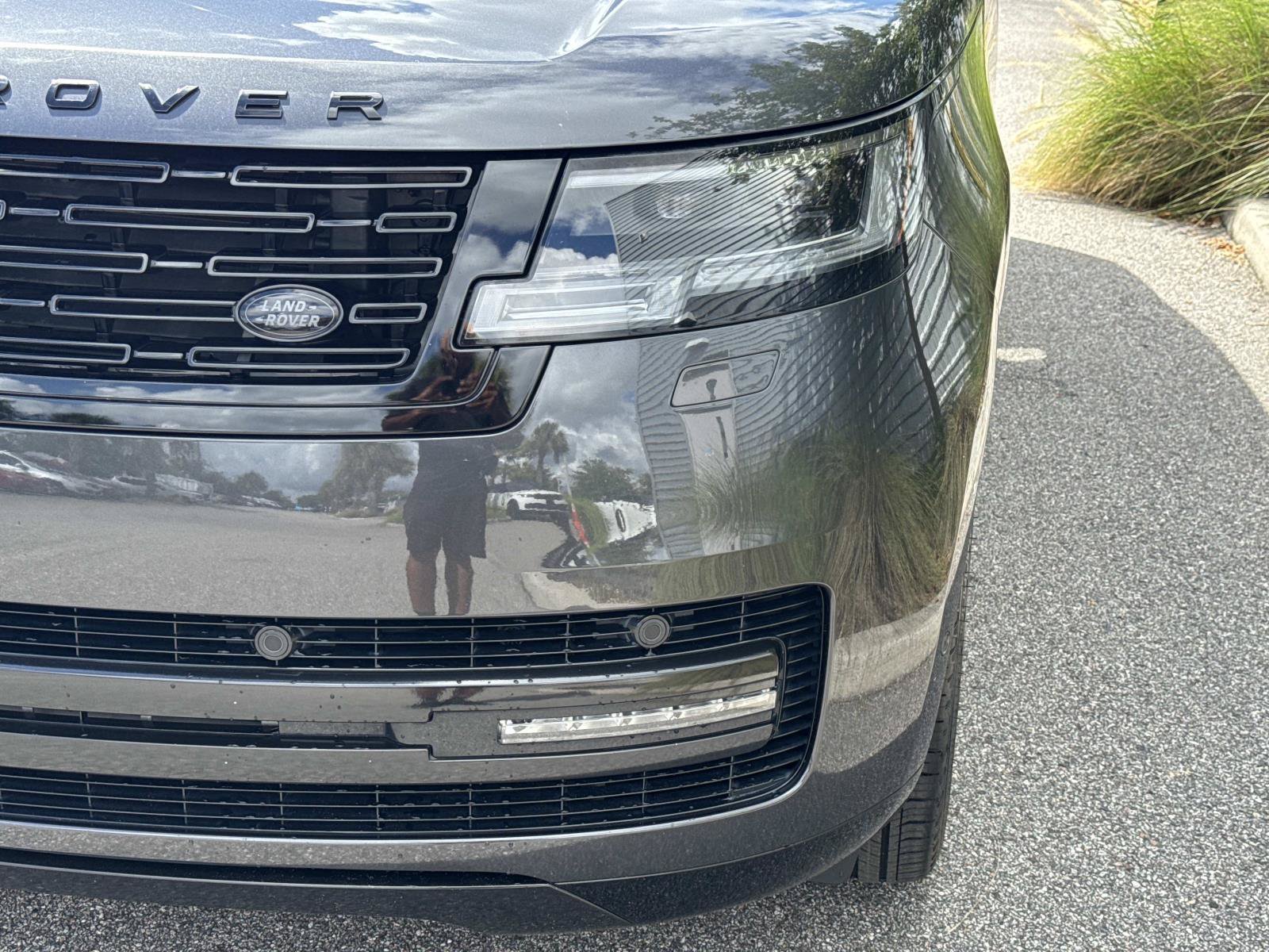 Certified 2023 Land Rover Range Rover Long Wheelbase SE AWD/4WD image 9