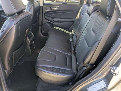 Used 2024 Ford Edge Titanium image 31
