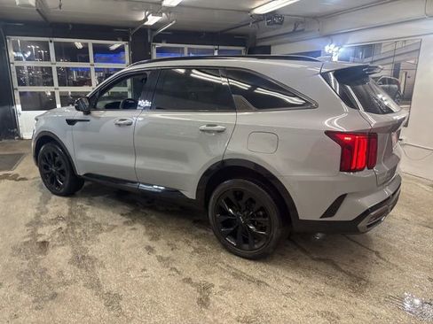 Certified 2023 Kia Sorento SX image 7