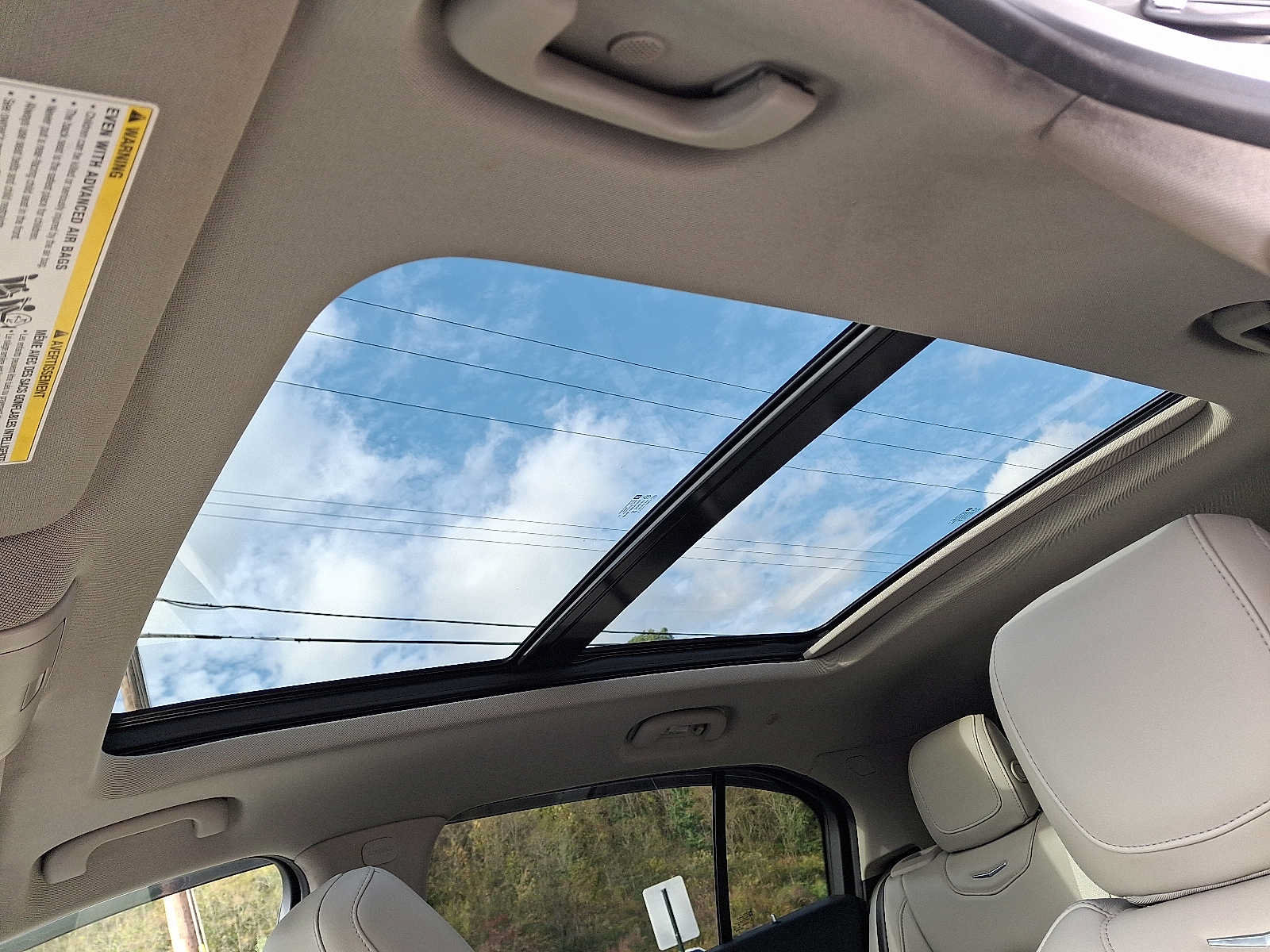 Used 2019 Cadillac XT4 Premium Luxury w/ Enhanced Visibility Package AWD/4WD image 15