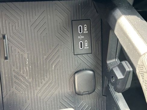 Used 2024 Toyota Tacoma Trailhunter image 34