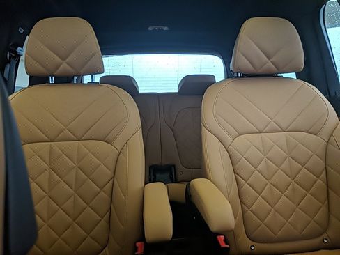 Used 2024 BMW X7 xDrive40i w/ Executive Package image 36