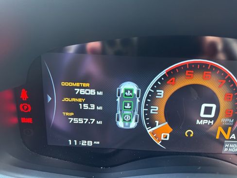 Used 2018 McLaren 570S Spider image 3