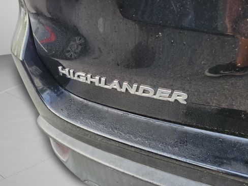 Used 2019 Toyota Highlander XLE image 20