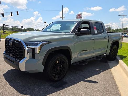 New 2026 Toyota Tundra SR5 AWD/4WD image 3