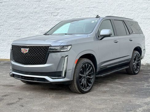 Certified 2022 Cadillac Escalade Luxury image 3