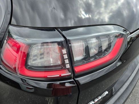 Used 2021 Jeep Cherokee Latitude Lux AWD/4WD image 14
