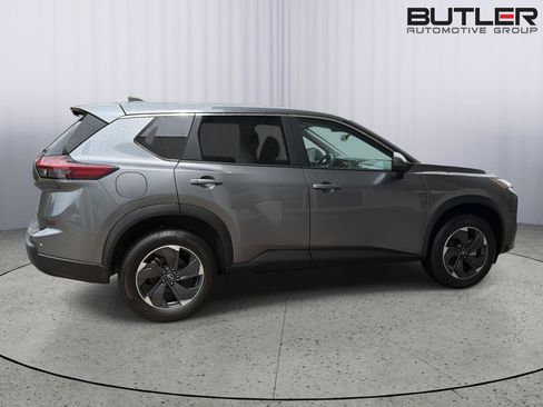 Used 2025 Nissan Rogue SV AWD/4WD image 7