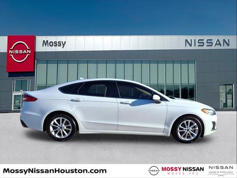 Used 2020 Ford Fusion SE image 8