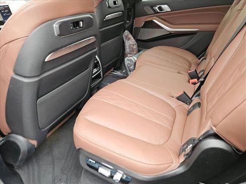 New 2026 BMW X7 M60i image 15