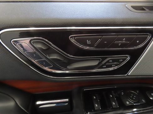 Used 2019 Lincoln Navigator Reserve w/ Cargo Package image 13