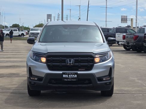 Used 2025 Honda Ridgeline Sport image 11