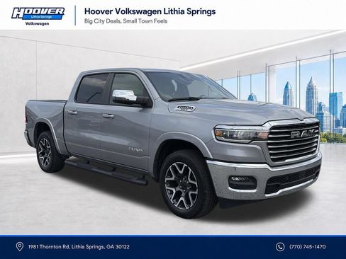 Used 2025 RAM 1500 Laramie AWD/4WD image 9