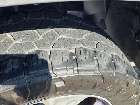 Used 2020 RAM 1500 Laramie AWD/4WD image 14