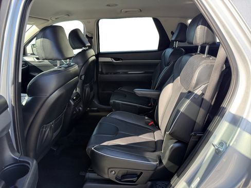 Used 2023 Hyundai Palisade SEL FWD image 16