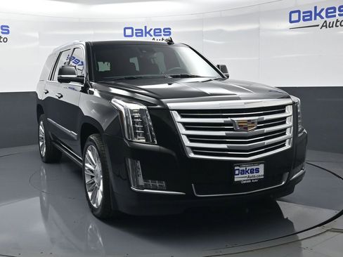 Used 2020 Cadillac Escalade Platinum AWD/4WD image 3