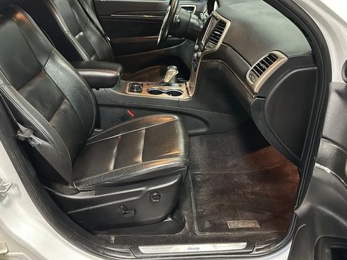 Used 2017 Jeep Grand Cherokee Limited w/ Trailer Tow Group IV image 17