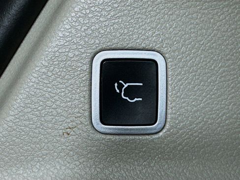 Used 2017 Chrysler Pacifica Limited w/ Advanced Safetytec Group image 32