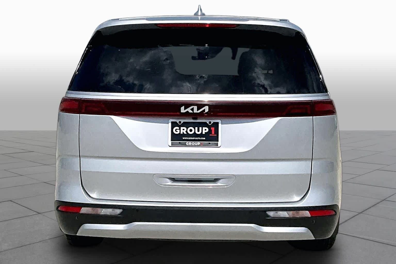 Used 2022 Kia Carnival LX FWD image 5