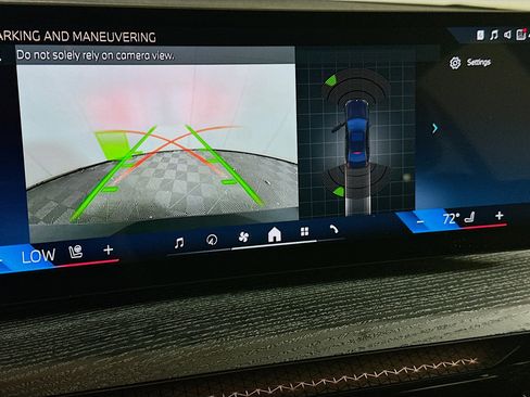 Used 2025 BMW 330i Sedan image 23