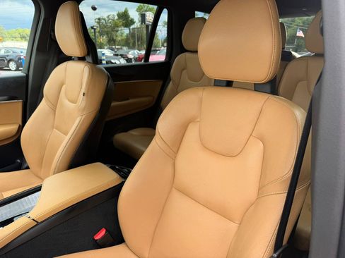 Used 2018 Volvo XC90 T6 Momentum w/ Convenience Package AWD/4WD image 26
