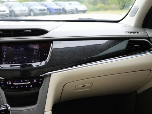 Used 2022 Cadillac XT6 Premium Luxury w/ Technology Package AWD/4WD image 26