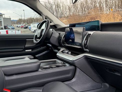 Used 2025 Ford Expedition Max Platinum image 14