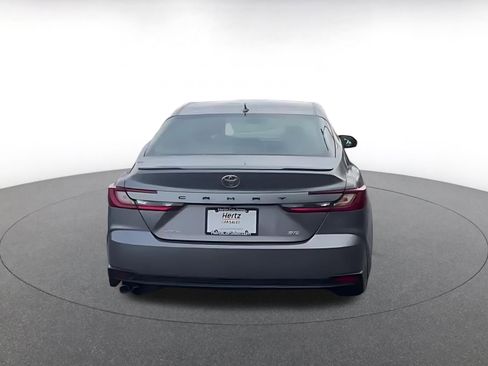 Used 2025 Toyota Camry SE image 11