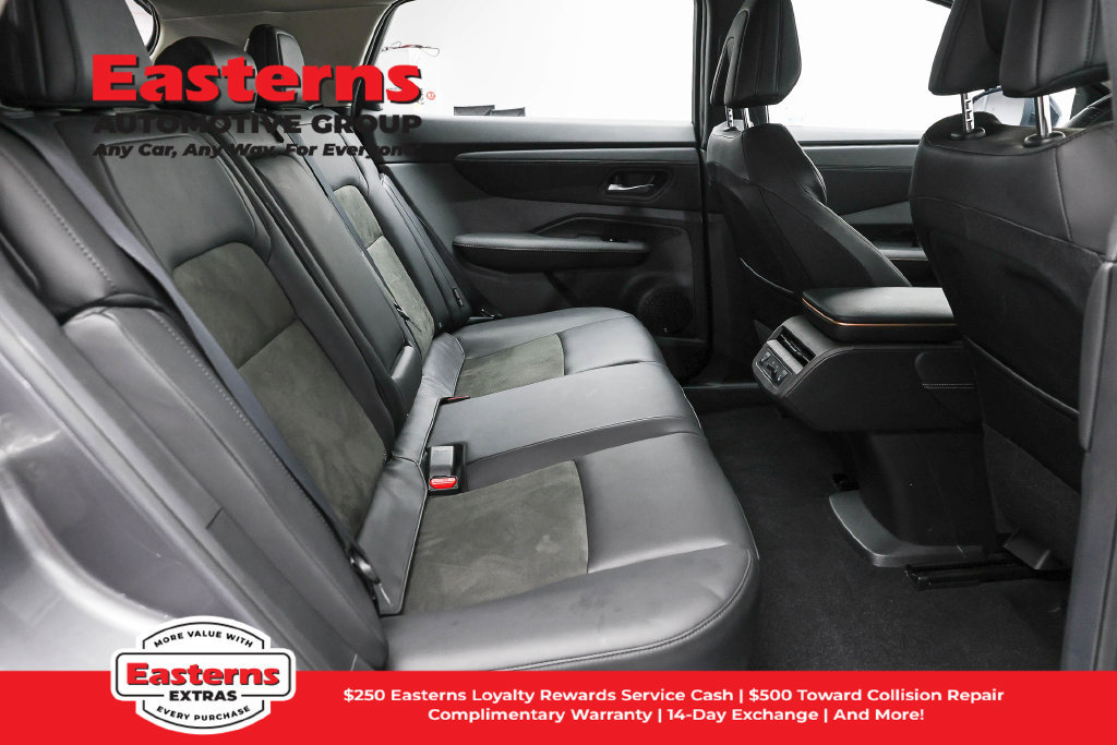 Used 2023 Nissan Ariya AWD image 26