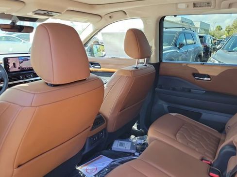 New 2026 Nissan Pathfinder Platinum w/ Cargo Package image 24