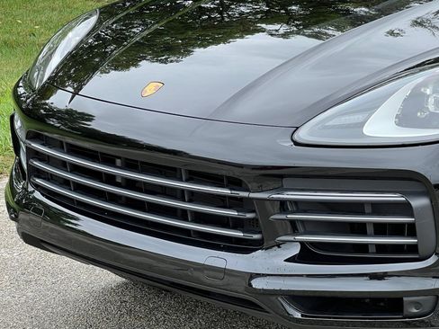 Certified 2023 Porsche Cayenne AWD/4WD image 11