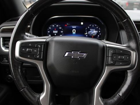 Used 2023 Chevrolet Suburban Z71 w/ Luxury Package image 24