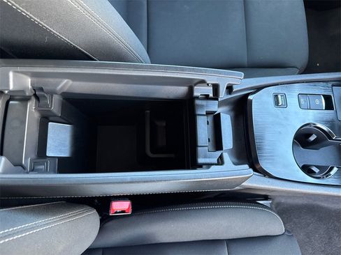 Used 2023 Nissan Rogue S image 13