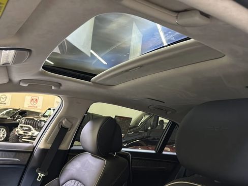 Used 2022 Genesis G90 5.0 Ultimate image 14