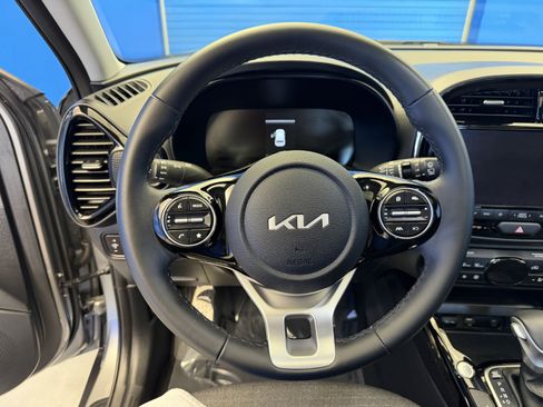 Used 2024 Kia Soul EX FWD image 14