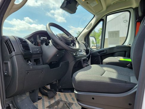 Used 2025 RAM ProMaster 3500 FWD image 11