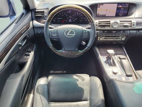 Used 2015 Lexus LS 460 w/ Comfort Package RWD image 16