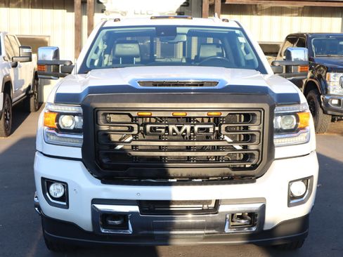 Used 2018 GMC Sierra 3500 Denali w/ Duramax Plus Package image 2