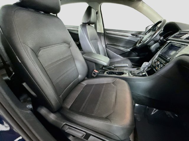 Used 2018 Volkswagen Passat 2.0T SE FWD image 28