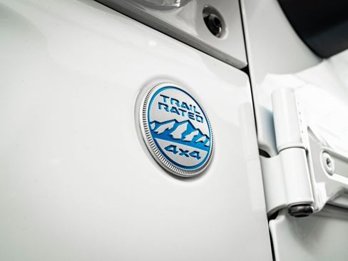 Used 2024 Jeep Wrangler Unlimited Sahara w/ Safety Group image 20